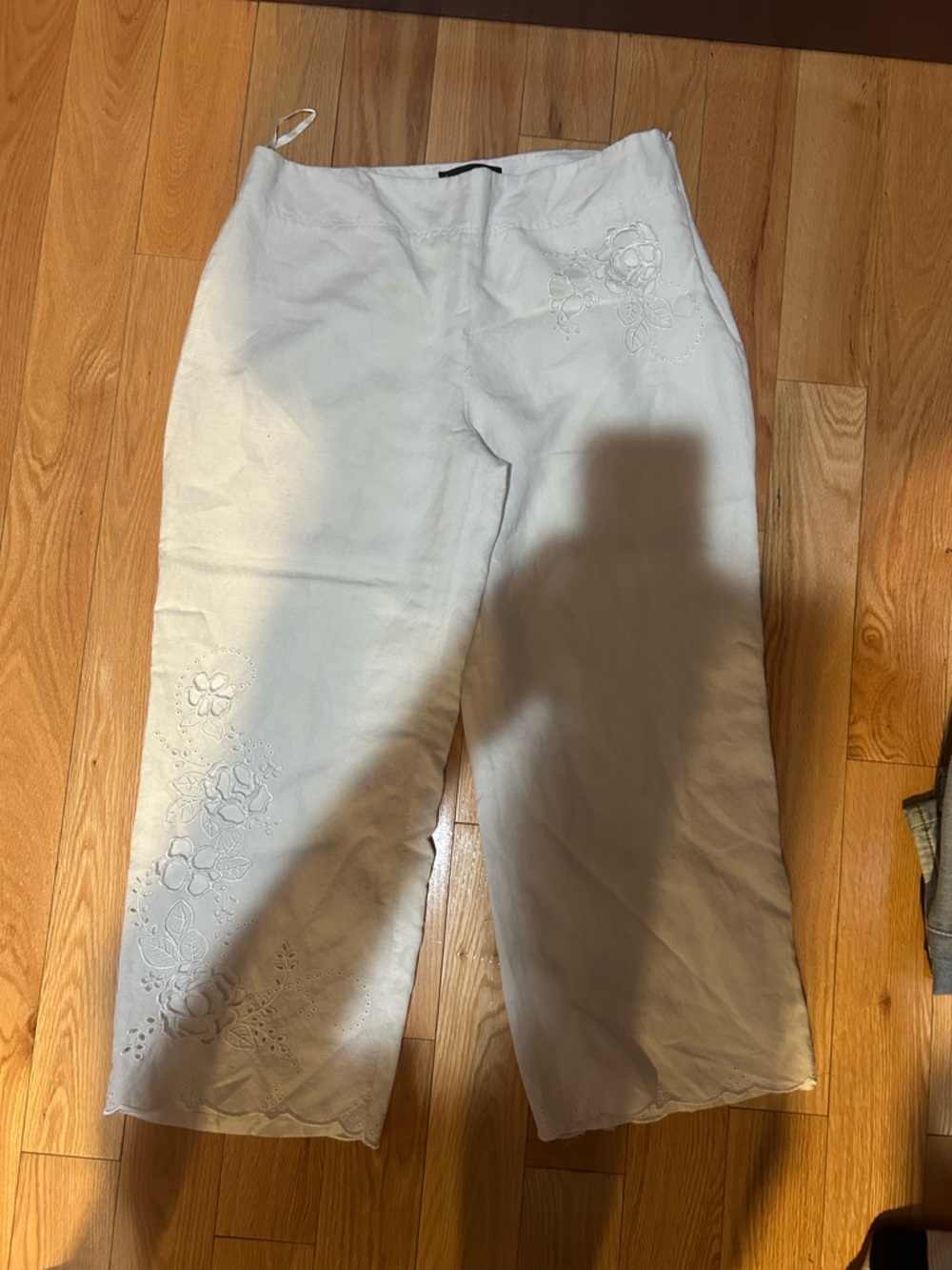 Women’s White Embroidered Jeans